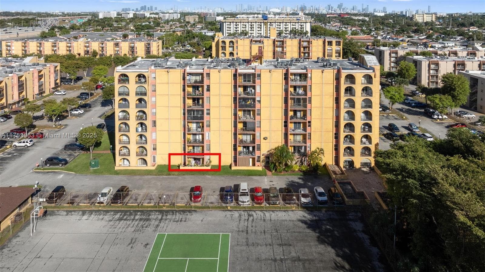 4801 NW 7th St # 16, Miami FL 33126 — 22