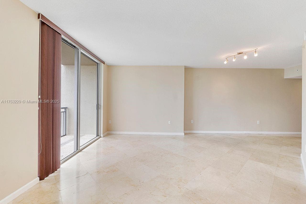 9066 SW 73rd Ct # 1904, Miami FL 33156 — 4