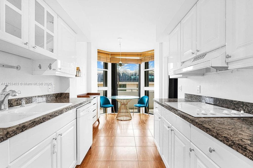 8925 Collins Ave # 2E, Surfside FL 33154 — 28