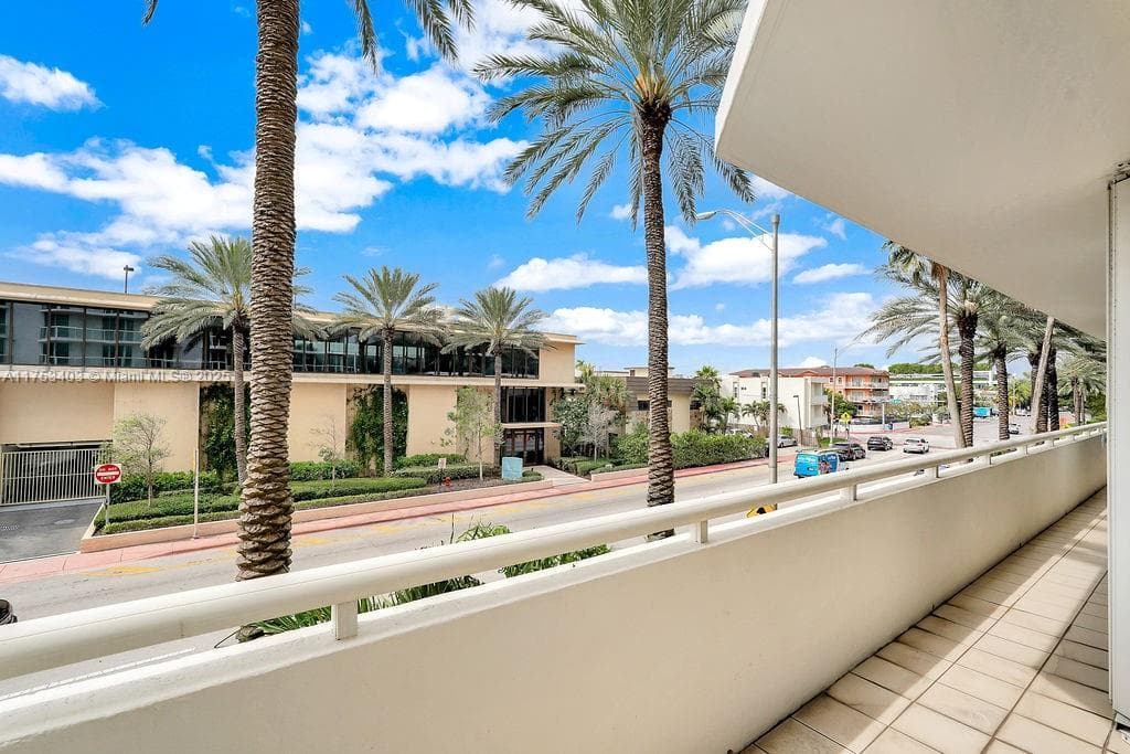 8925 Collins Ave # 2E, Surfside FL 33154 — 34