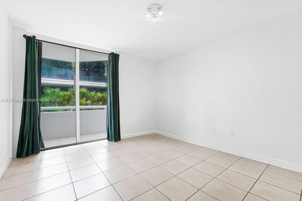 8925 Collins Ave # 2E, Surfside FL 33154 — 18