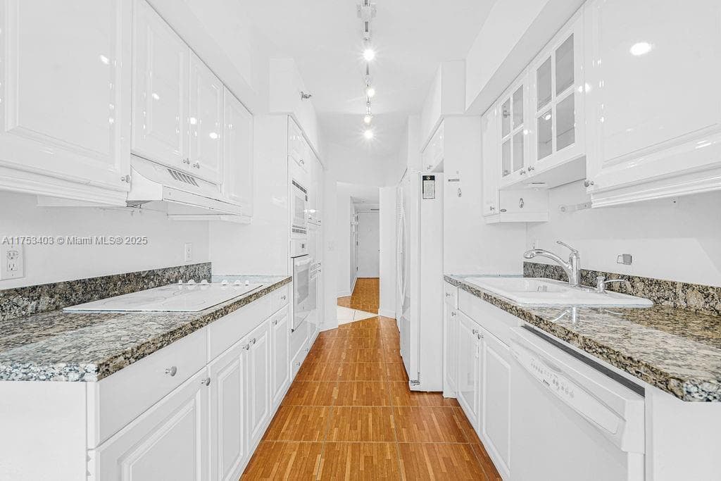 8925 Collins Ave # 2E, Surfside FL 33154 — 31