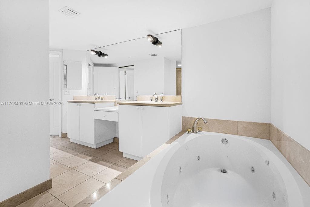 8925 Collins Ave # 2E, Surfside FL 33154 — 25