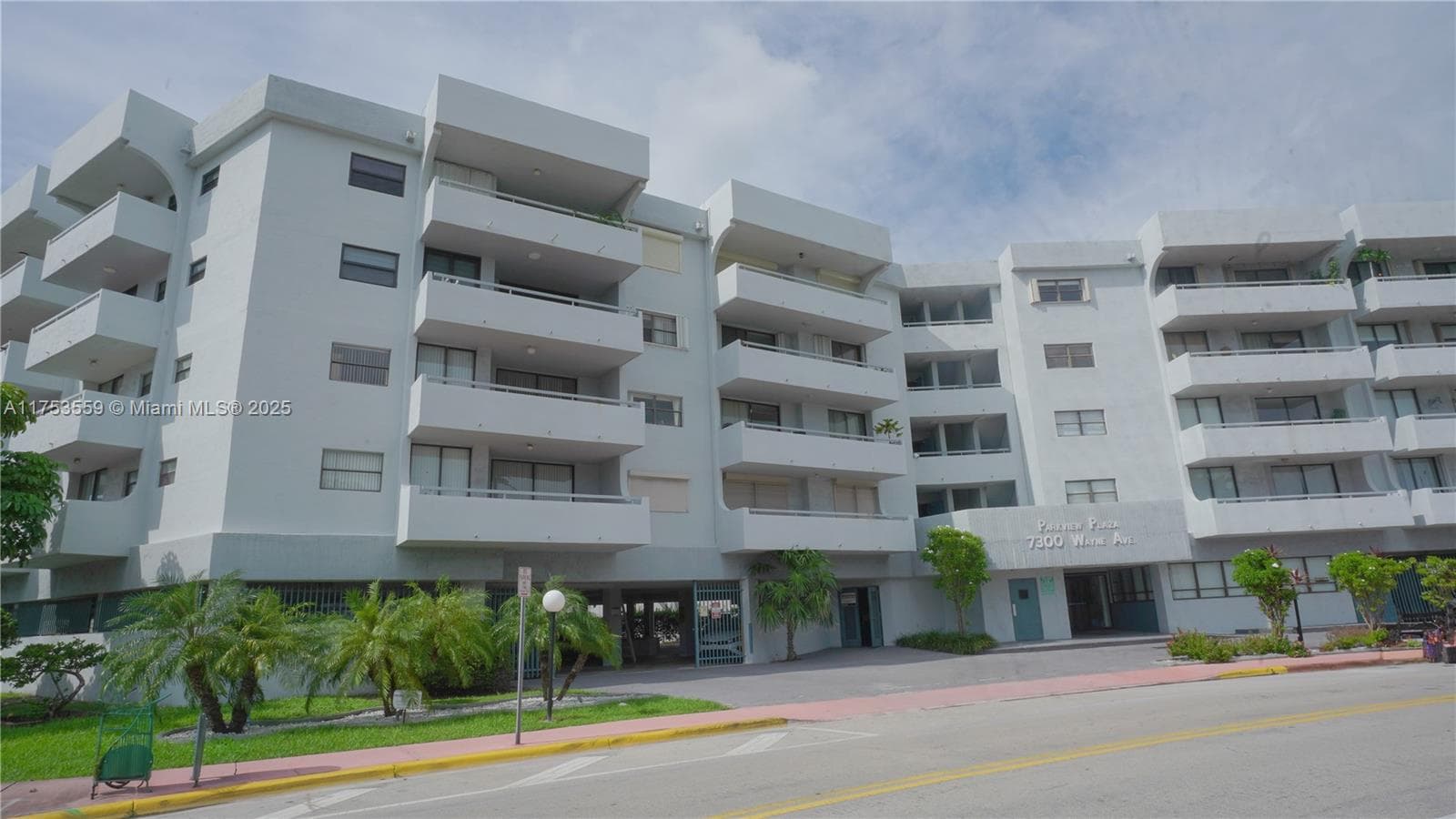 7300 Wayne Ave # 317, Miami Beach FL 33141 — 2