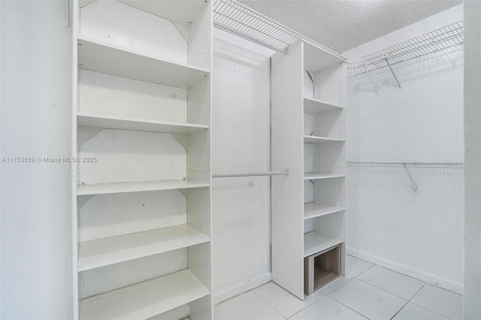 7300 Wayne Ave # 317, Miami Beach FL 33141 — 13