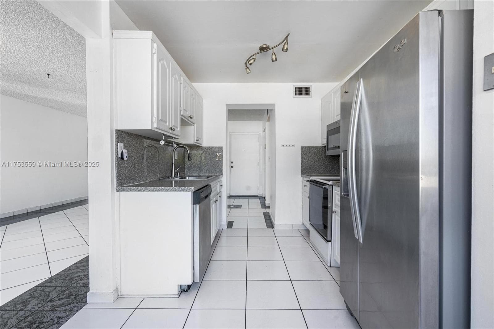7300 Wayne Ave # 317, Miami Beach FL 33141 — 9