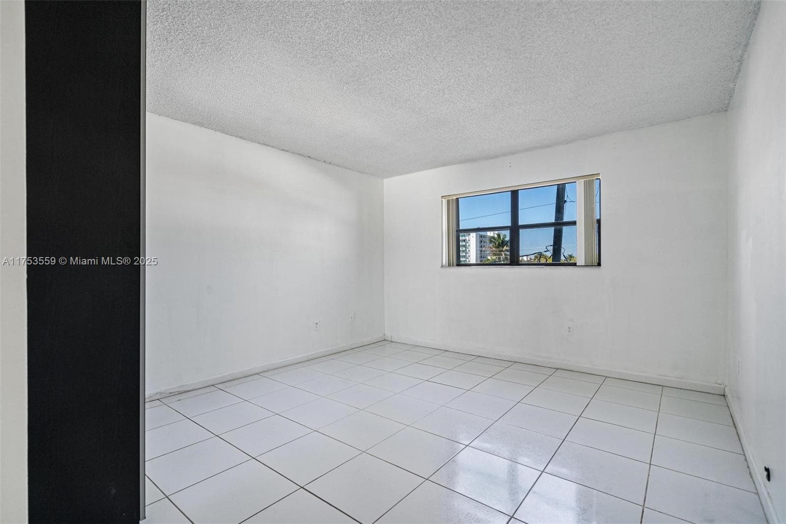 7300 Wayne Ave # 317, Miami Beach FL 33141 — 15