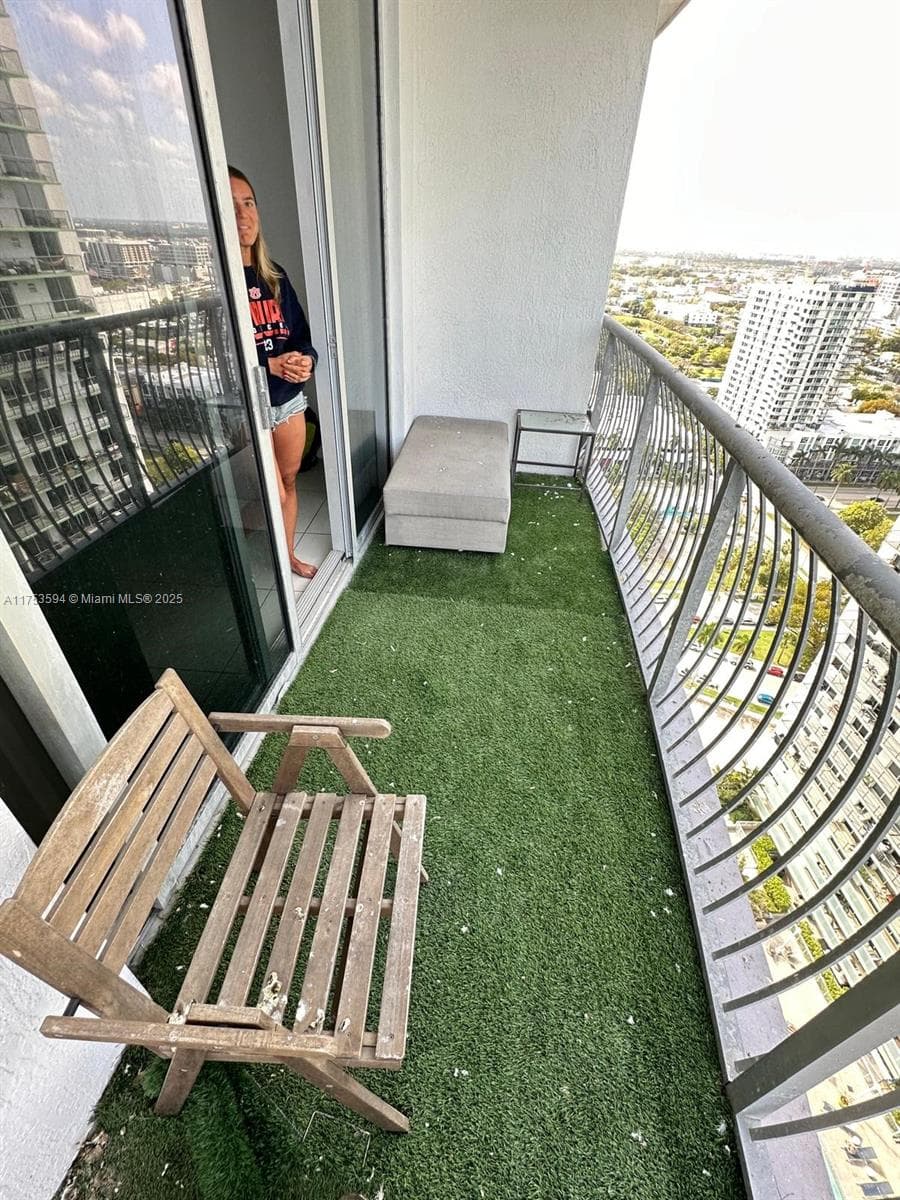 1750 N Bayshore Dr # 2905, Miami FL 33132 — 13