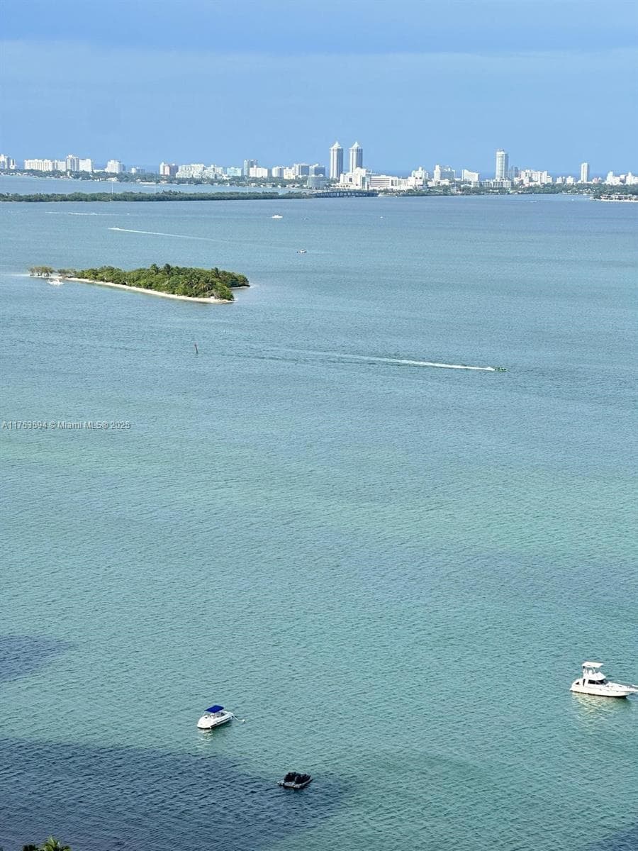1750 N Bayshore Dr # 2905, Miami FL 33132 — 16