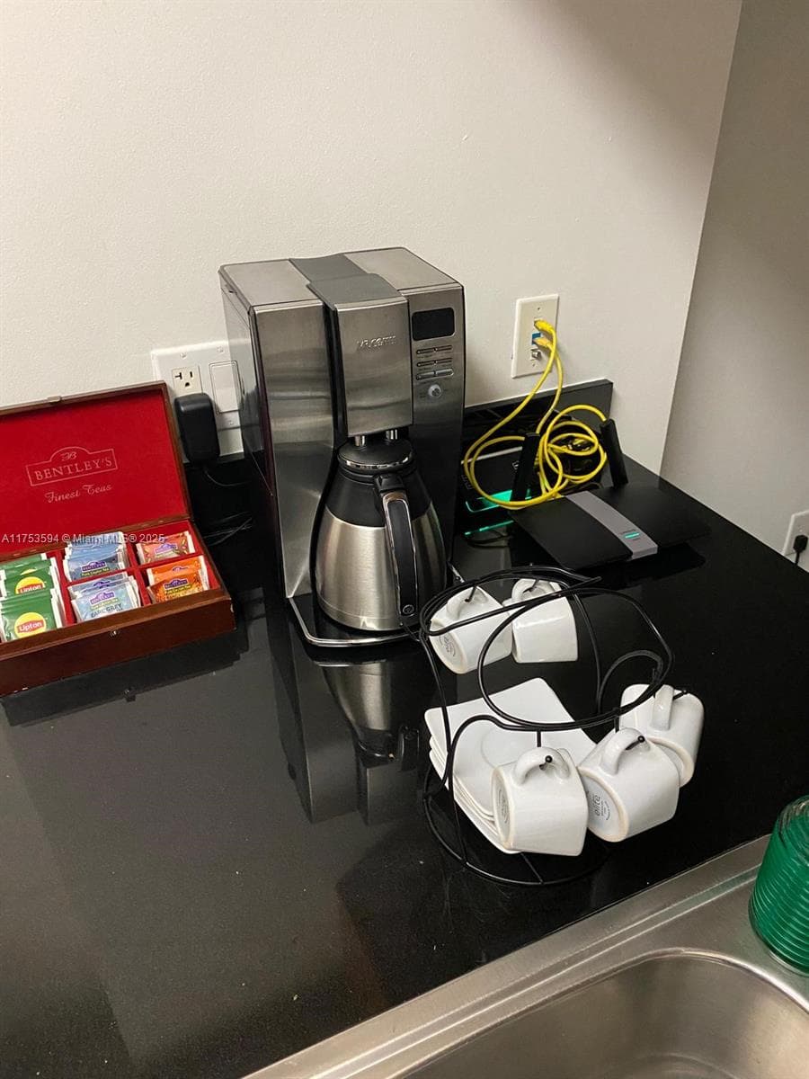 1750 N Bayshore Dr # 2905, Miami FL 33132 — 7