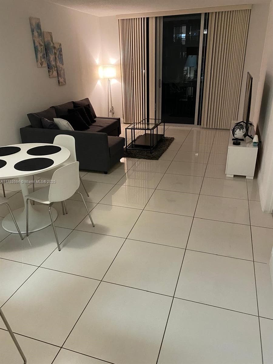 1750 N Bayshore Dr # 2905, Miami FL 33132 — 9