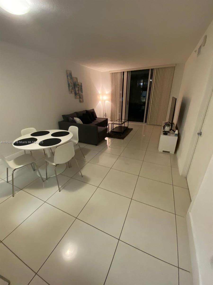 1750 N Bayshore Dr # 2905, Miami FL 33132 — 10