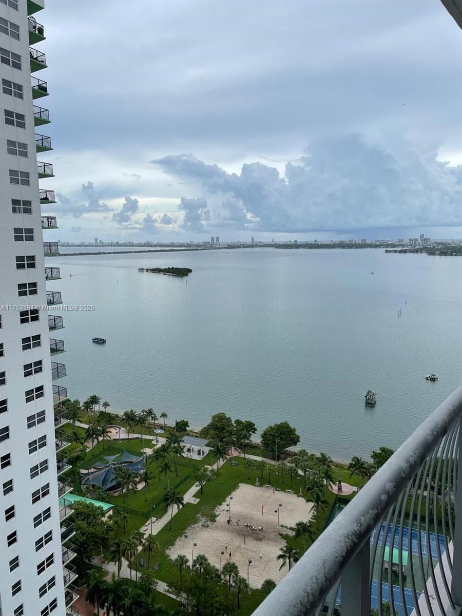1750 N Bayshore Dr # 2905, Miami FL 33132 — 14