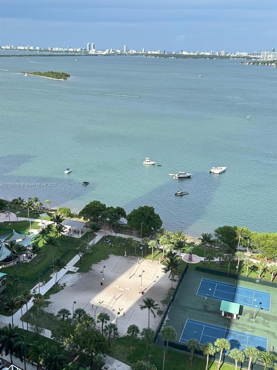 1750 N Bayshore Dr # 2905, Miami FL 33132 — 15