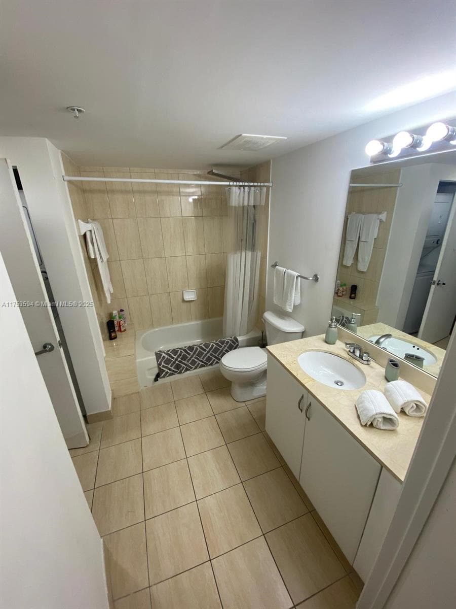 1750 N Bayshore Dr # 2905, Miami FL 33132 — 4