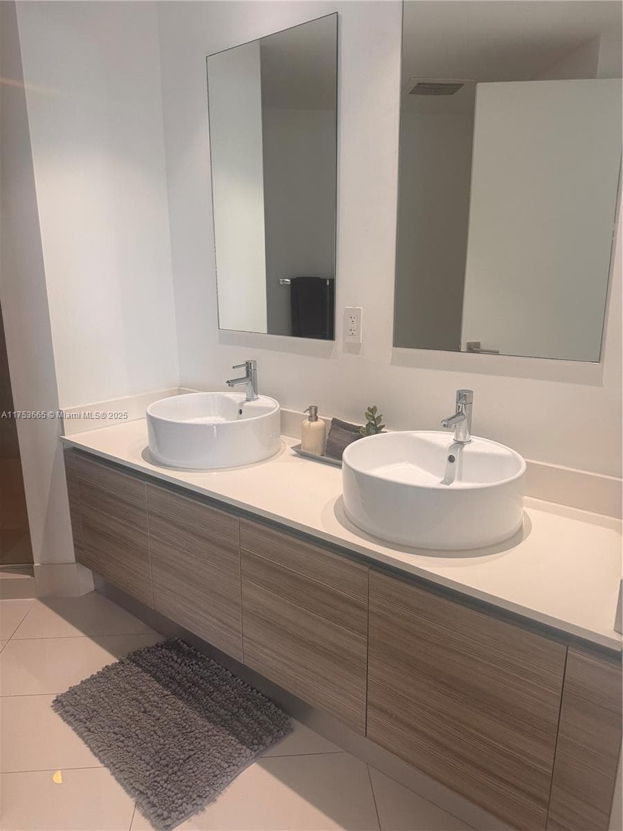121 NE 34th St # 1904, Miami FL 33137 — 14