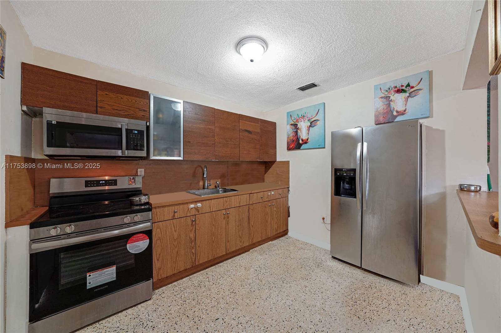 4727 NE 1st Ct, Miami FL 33137 — 17