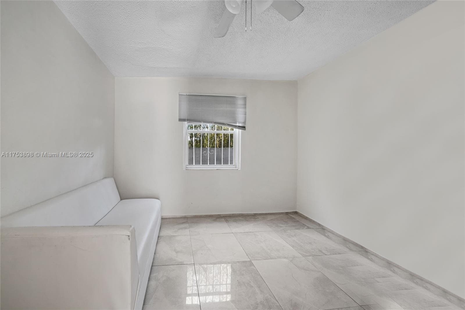 4727 NE 1st Ct, Miami FL 33137 — 32