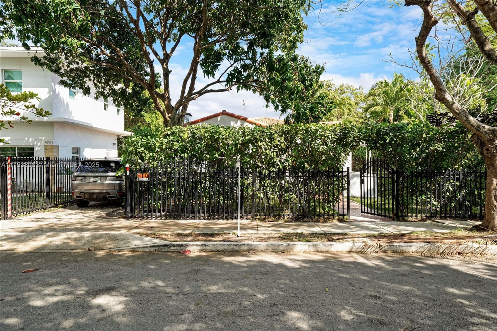 4727 NE 1st Ct, Miami FL 33137 — 35