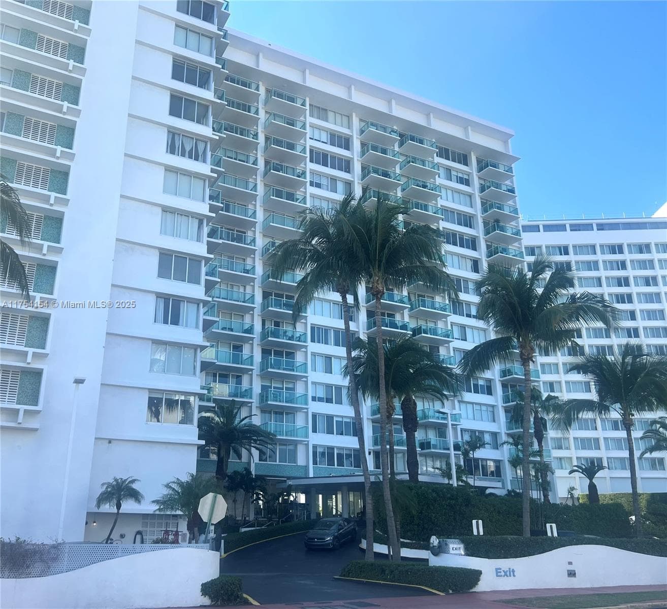 1000 West Ave # 908, Miami Beach FL 33139 — 2