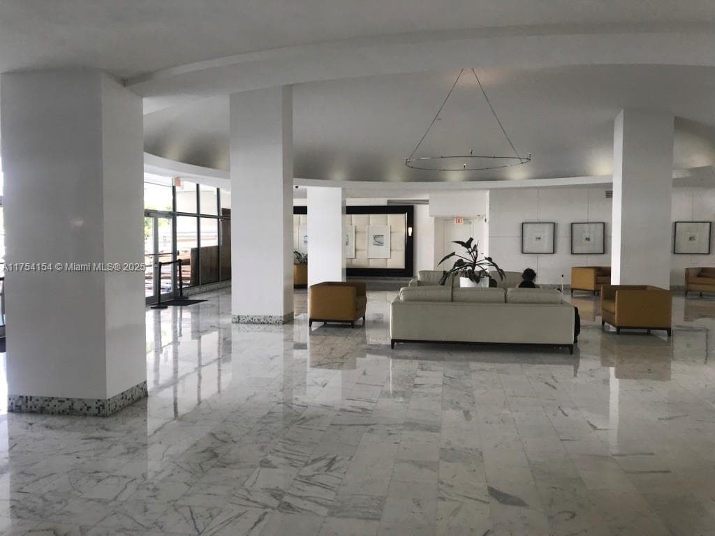 1000 West Ave # 908, Miami Beach FL 33139 — 16
