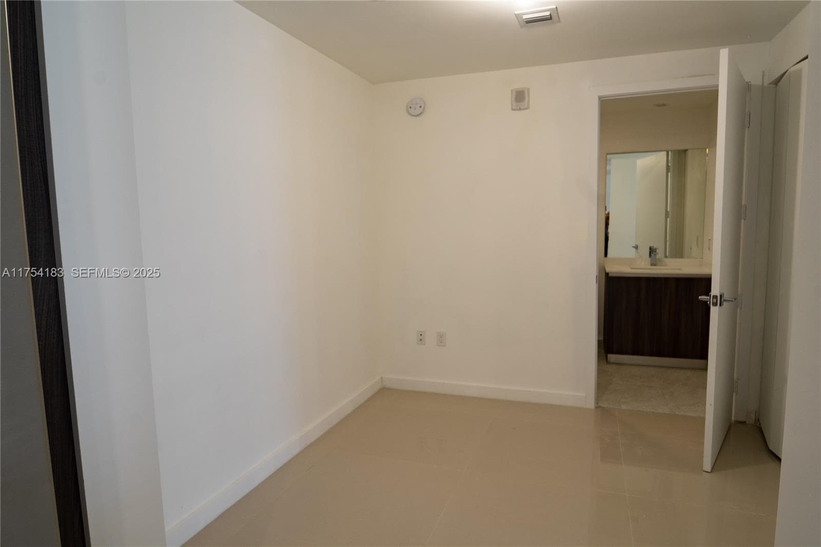 488 NE 18 St # 1809, Miami FL 33132 — 13