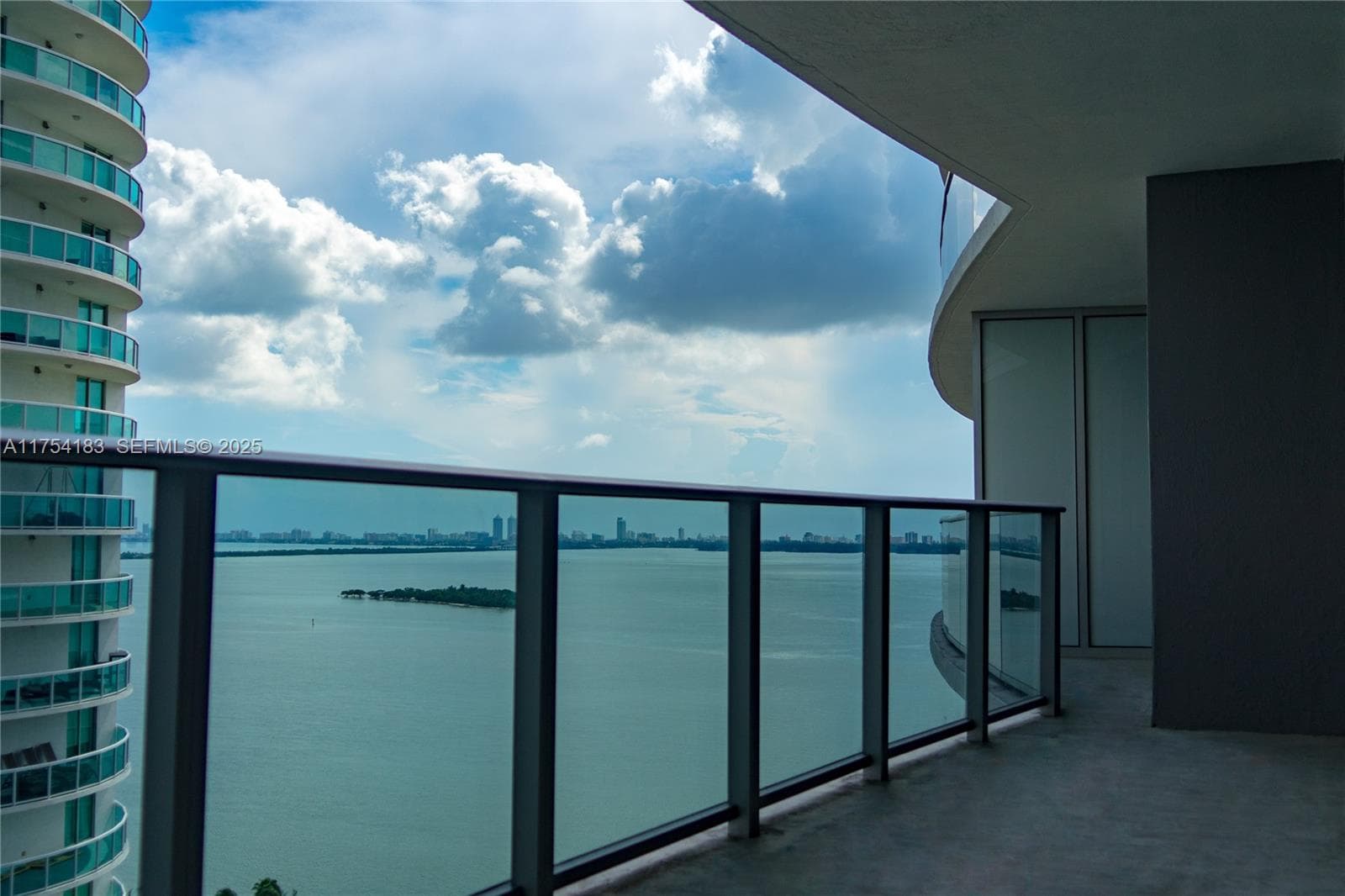 488 NE 18 St # 1809, Miami FL 33132 — 11