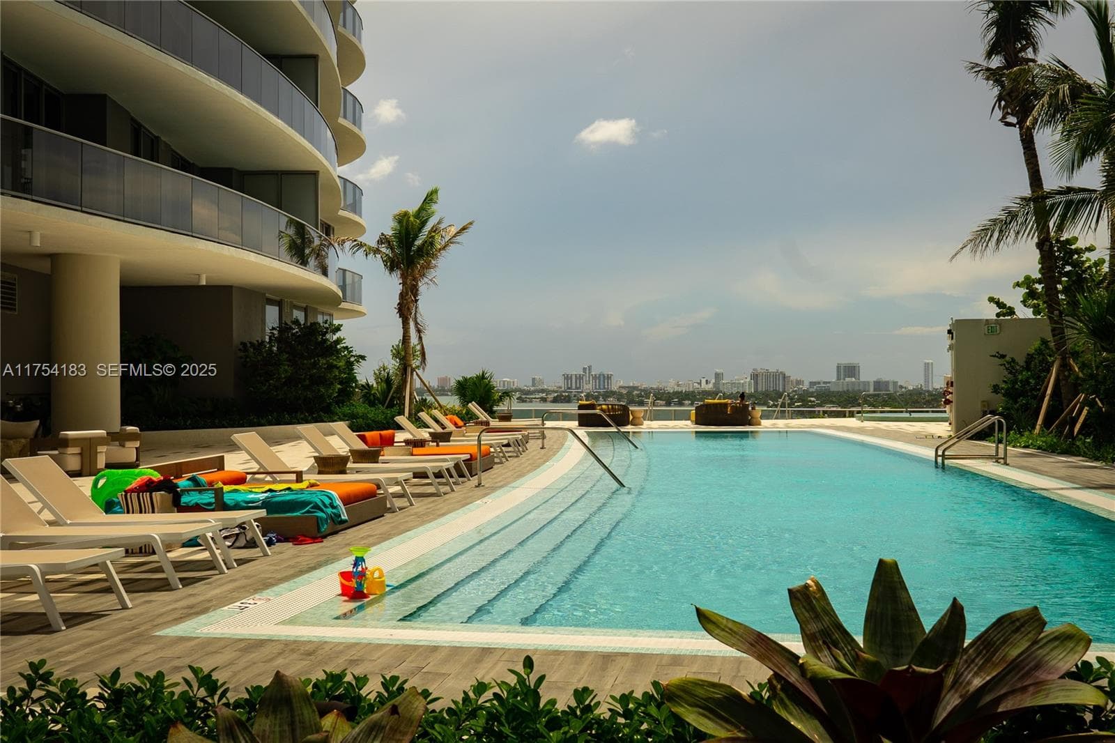 488 NE 18 St # 1809, Miami FL 33132 — 8