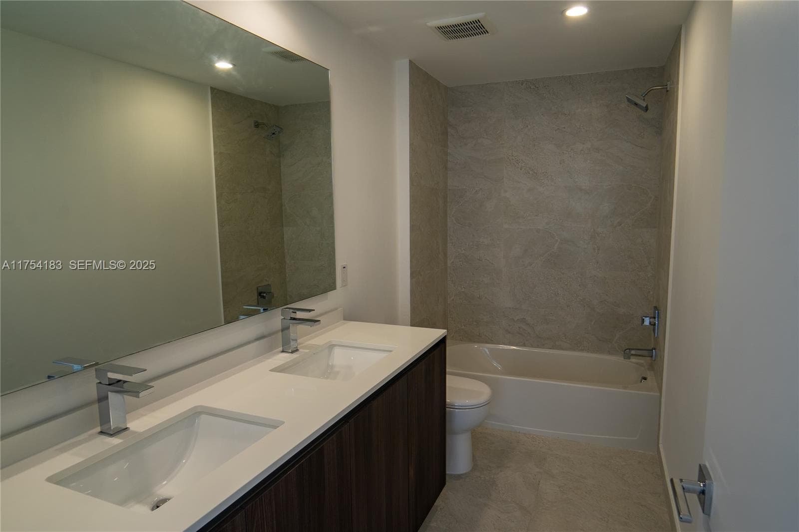 488 NE 18 St # 1809, Miami FL 33132 — 25