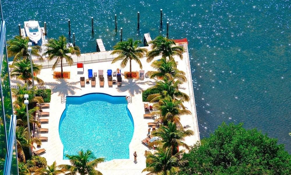 2101 Brickell Ave # 1401, Miami FL 33129 — 18