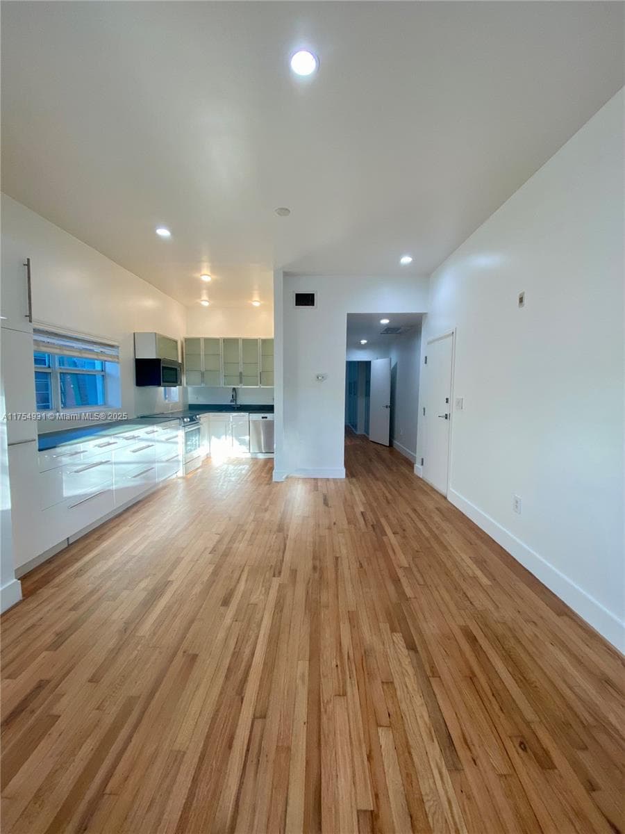 929 Michigan Ave # 5, Miami Beach FL 33139 — 2