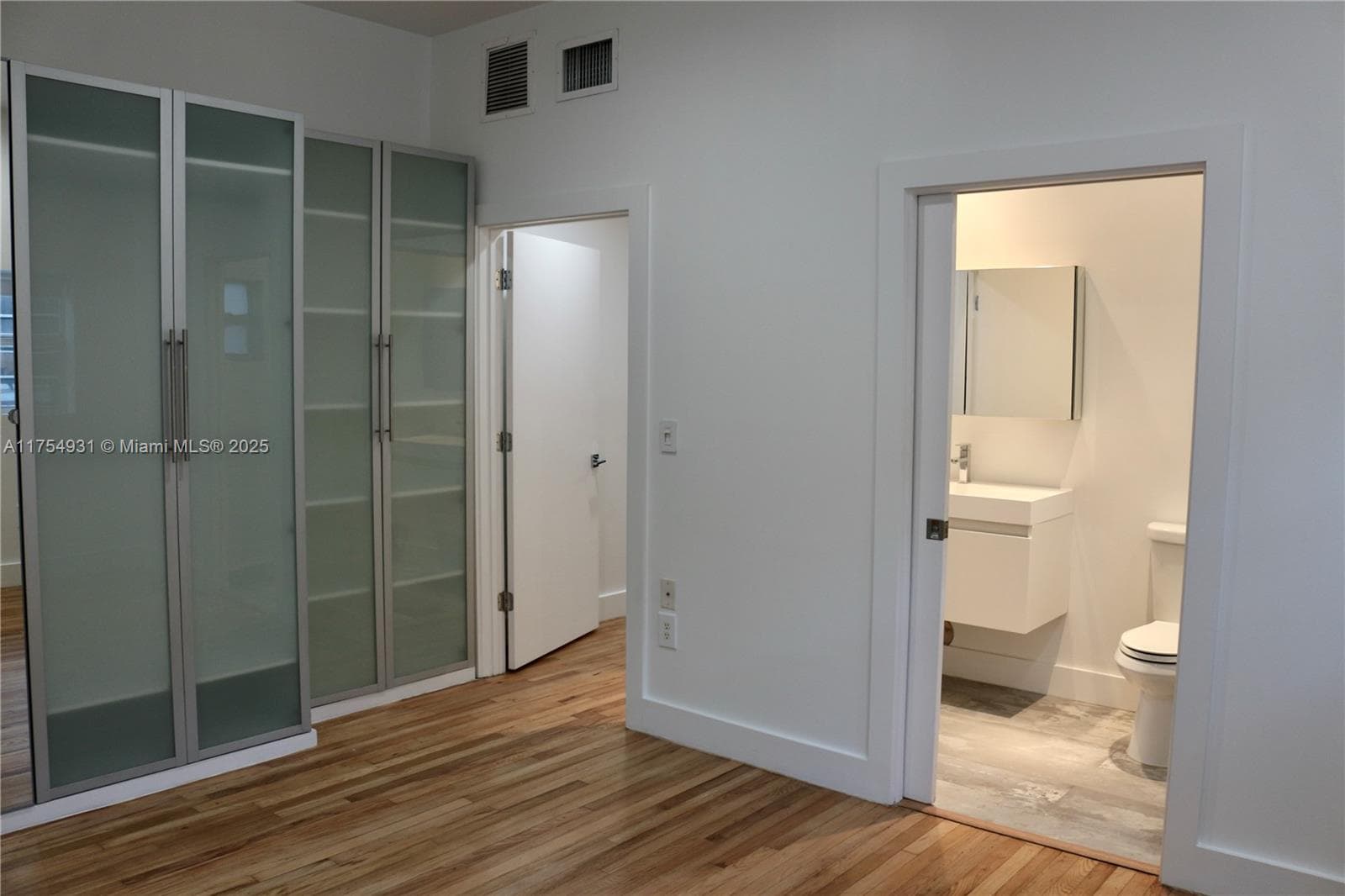 929 Michigan Ave # 5, Miami Beach FL 33139 — 42