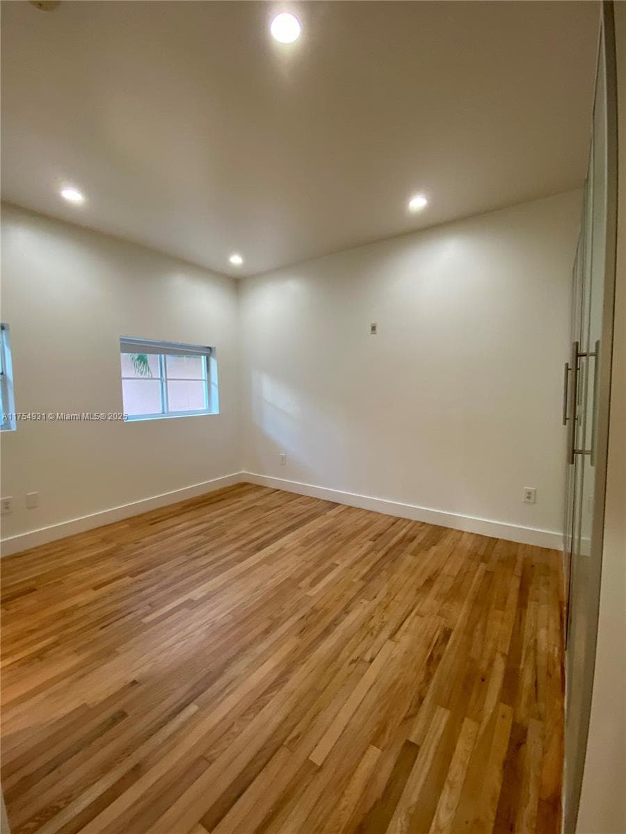 929 Michigan Ave # 5, Miami Beach FL 33139 — 12