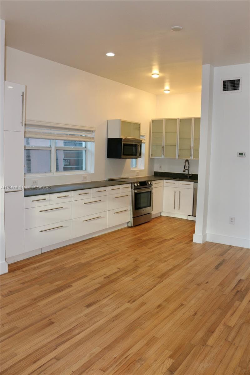 929 Michigan Ave # 5, Miami Beach FL 33139 — 32