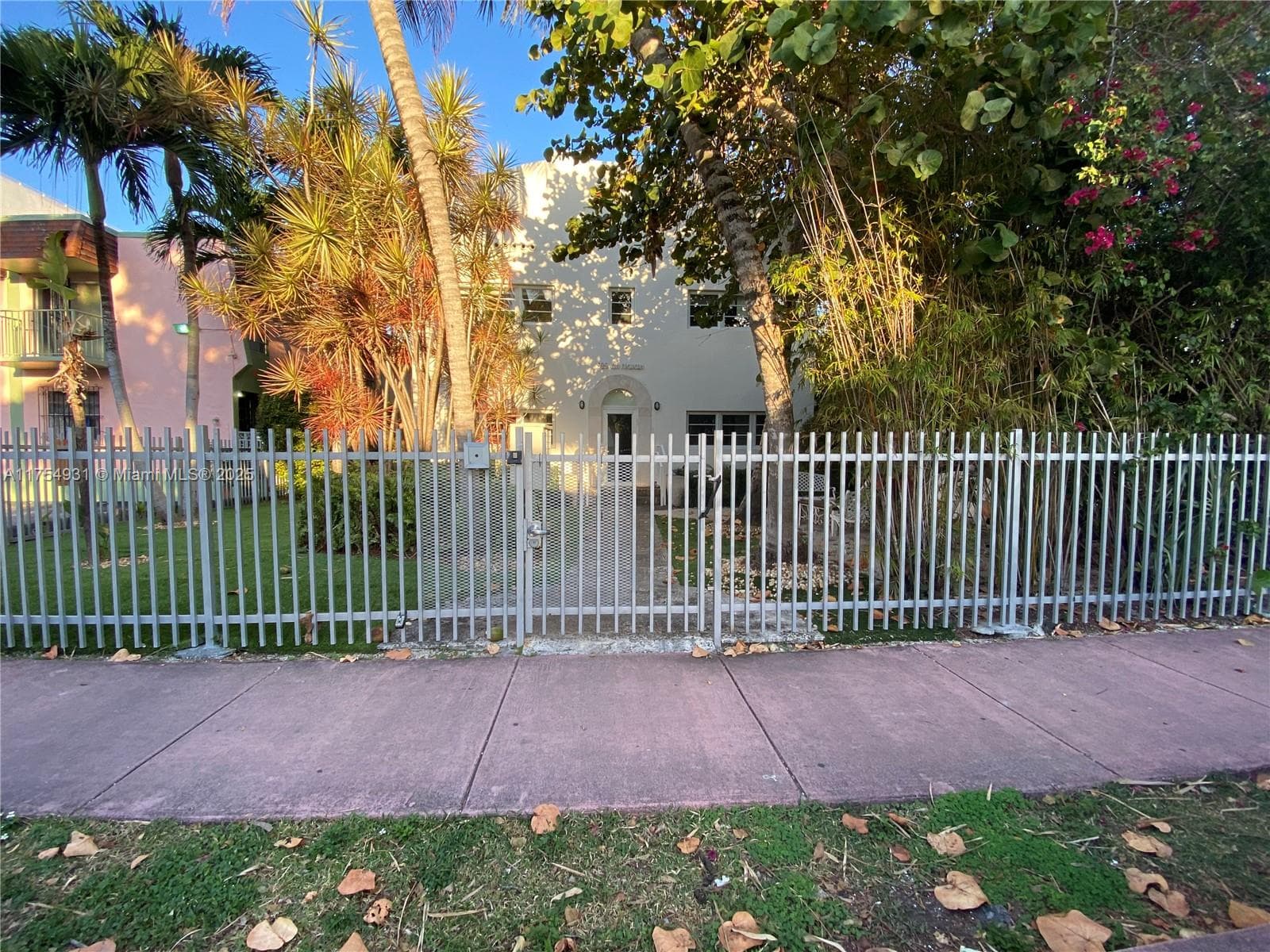 929 Michigan Ave # 5, Miami Beach FL 33139 — 28