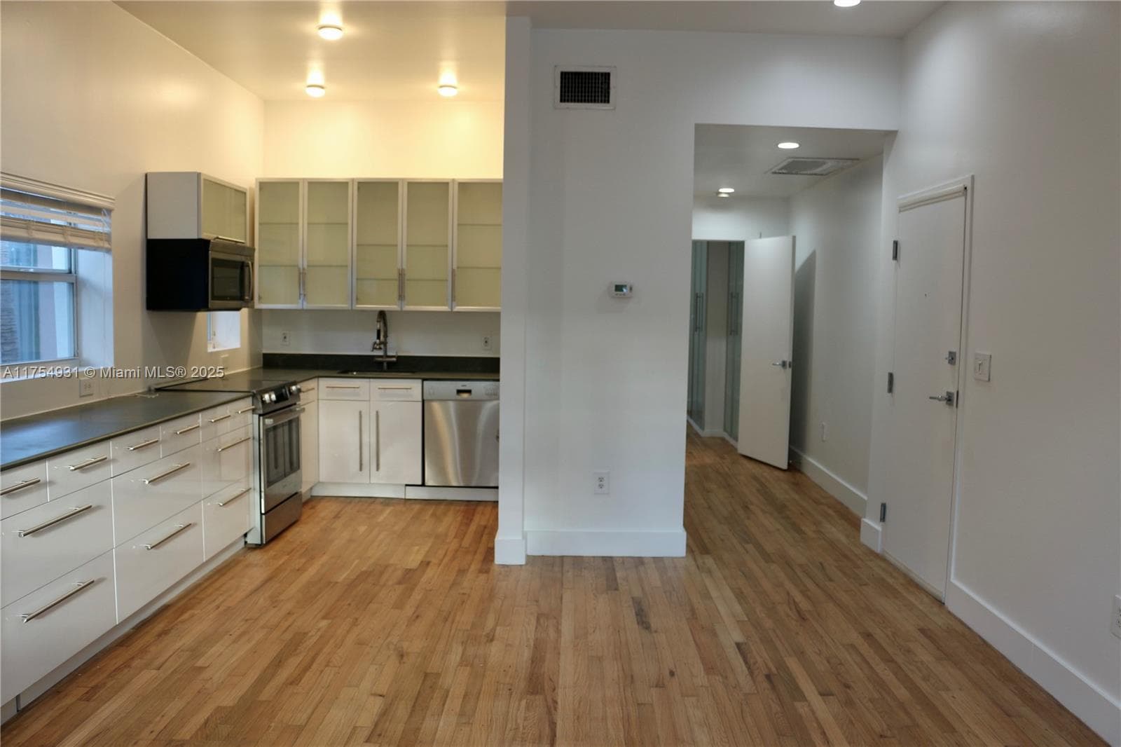 929 Michigan Ave # 5, Miami Beach FL 33139 — 34