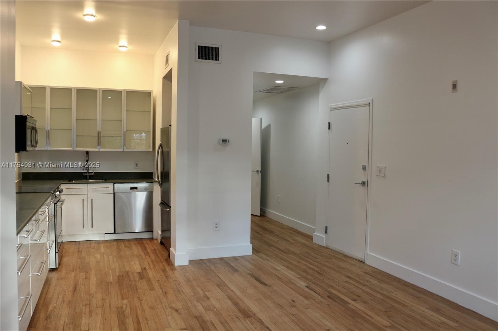 929 Michigan Ave # 5, Miami Beach FL 33139 — 33