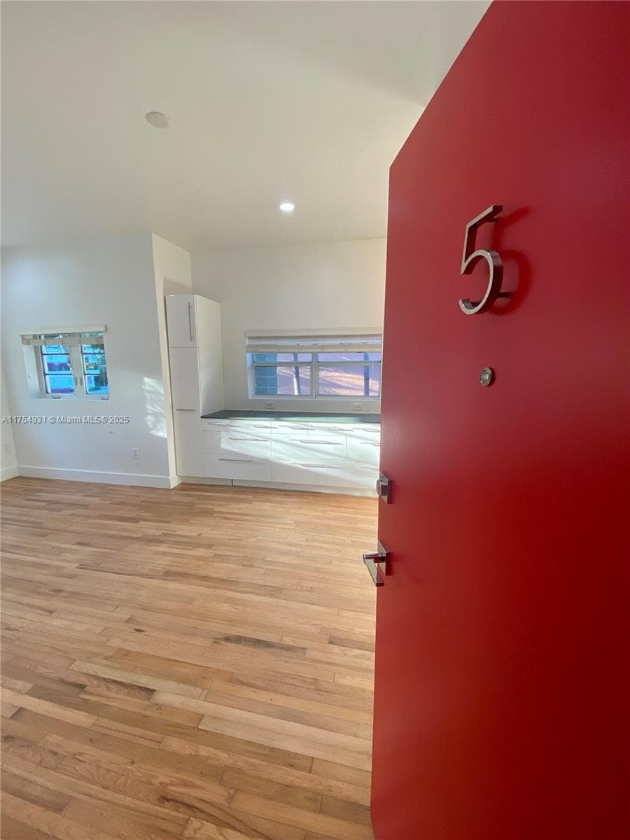 929 Michigan Ave # 5, Miami Beach FL 33139 — 25