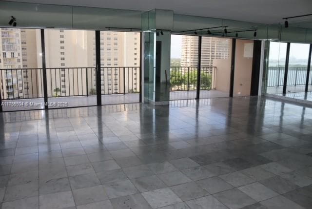 1800 NE 114th St # 1108, Miami FL 33181 — 3