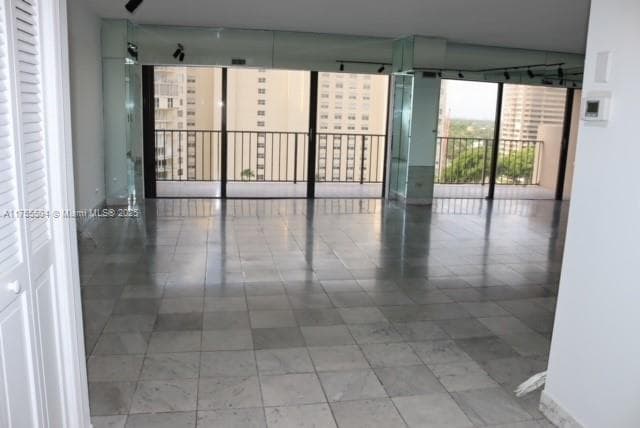1800 NE 114th St # 1108, Miami FL 33181 — 19