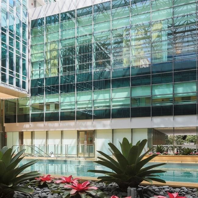 1395 Brickell Ave, Miami FL 33131 — 6