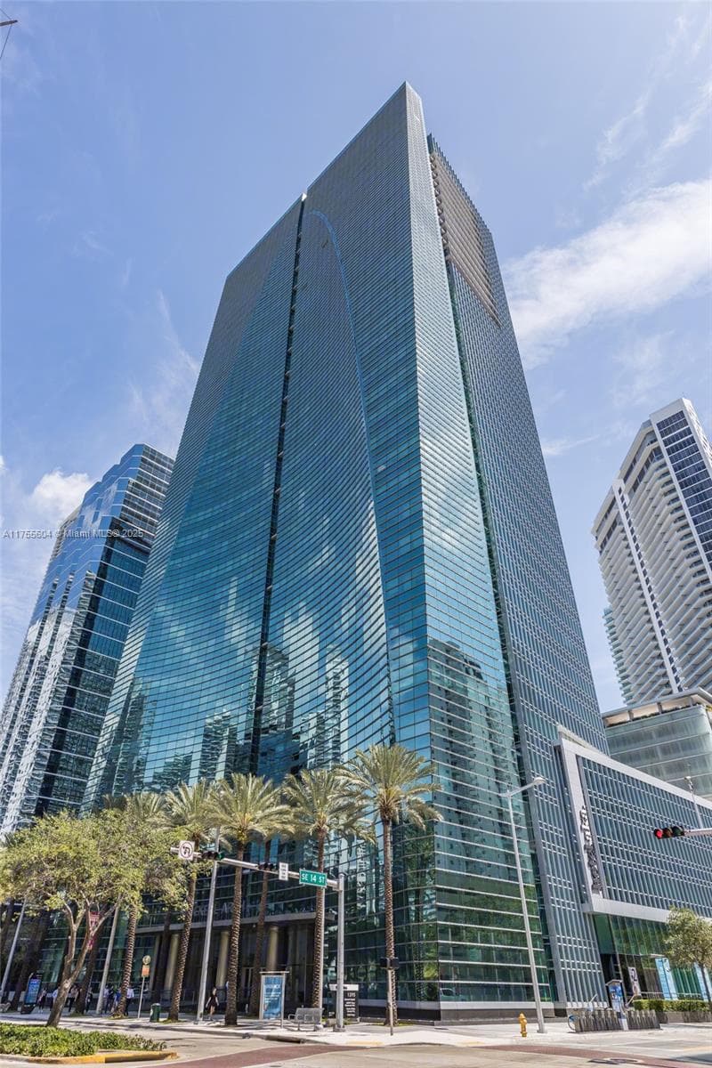 1395 Brickell Ave, Miami FL 33131 — 1