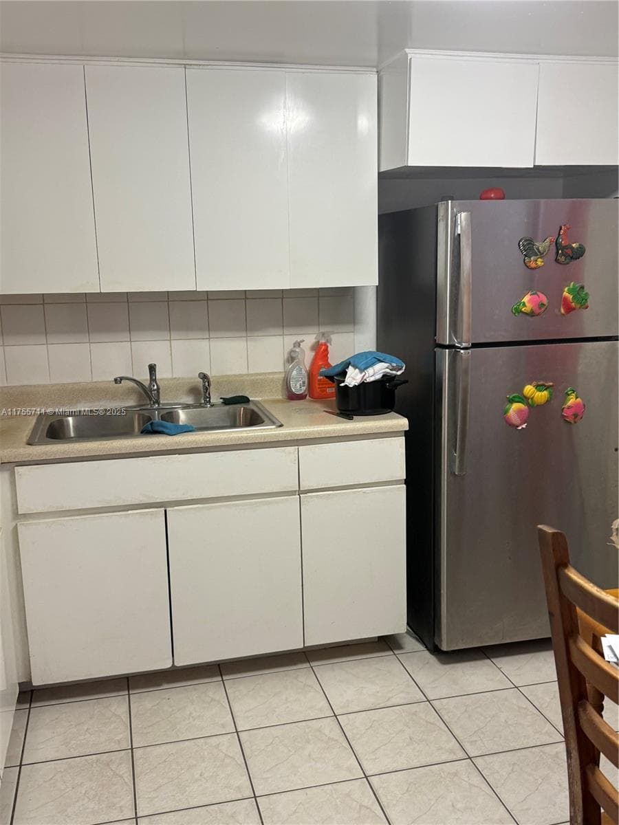 18555 NE 14th Ave # B, Miami FL 33179 — 6