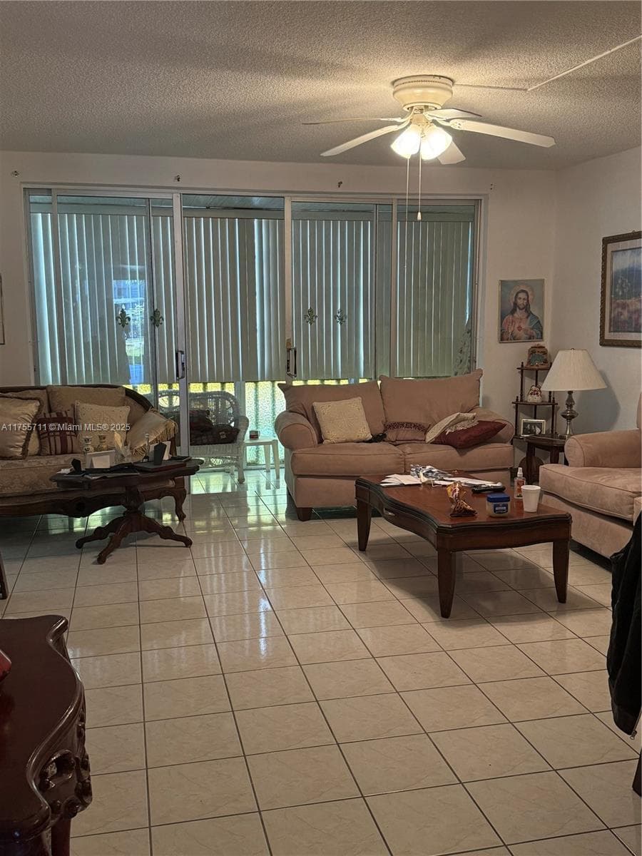 18555 NE 14th Ave # B, Miami FL 33179 — 4