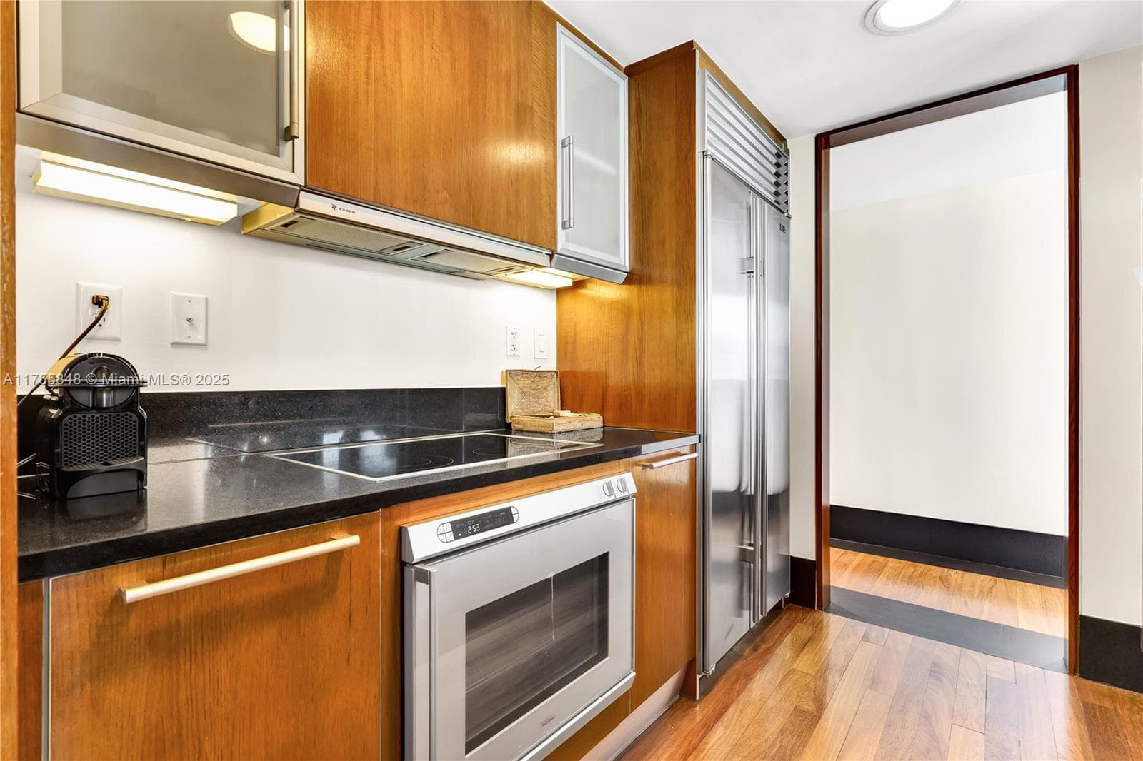101 20, Miami Beach FL 33139 — 5