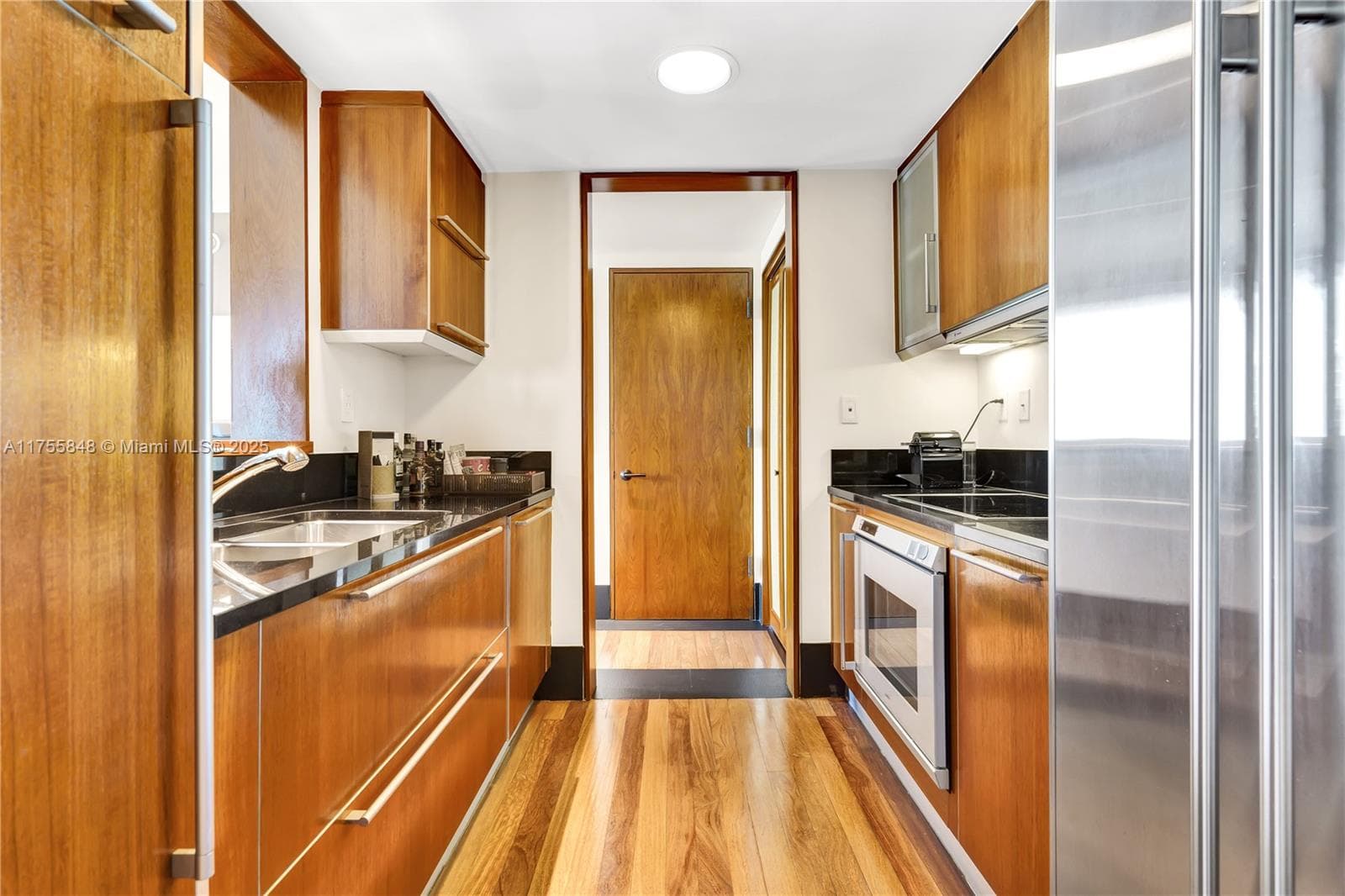 101 20, Miami Beach FL 33139 — 4