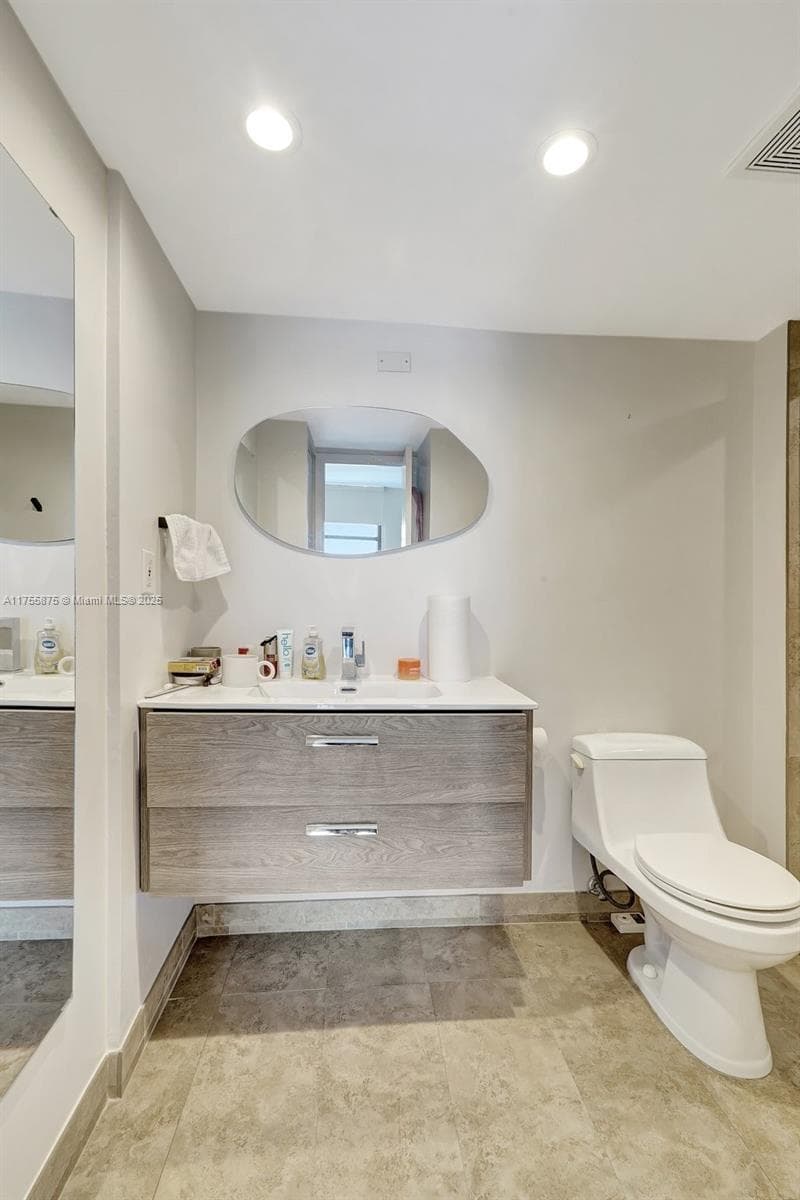 3675 N Country Club Dr # 2310, Aventura FL 33180 — 27