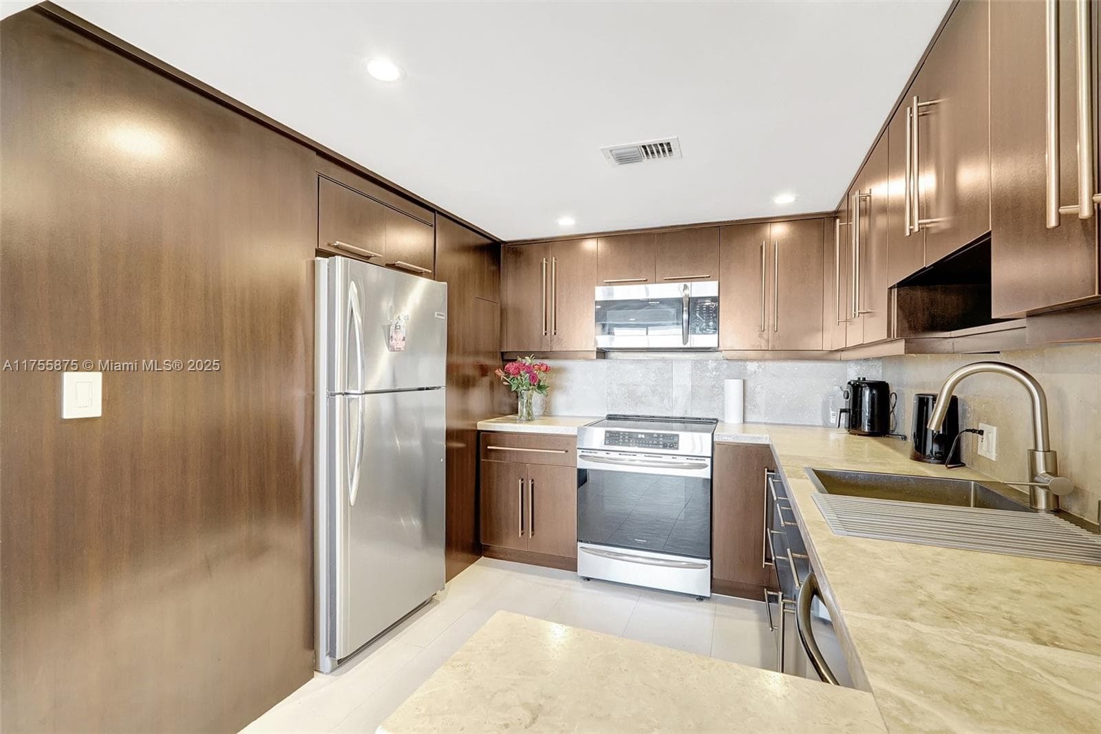 3675 N Country Club Dr # 2310, Aventura FL 33180 — 19