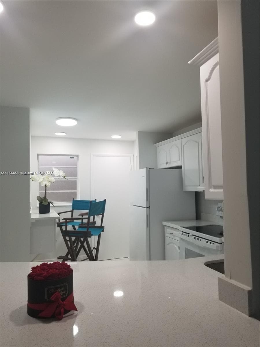 1670 NE 191st St # 3, Miami FL 33179 — 3