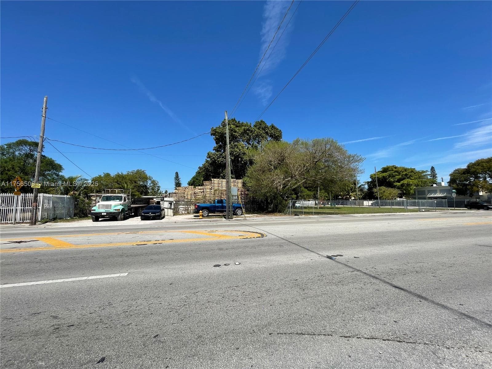 3013 NW 54th St, Miami FL 33142 — 2